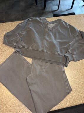 aerie Gray Washed V-Neck Sweatshirt & Lounge Pants Set